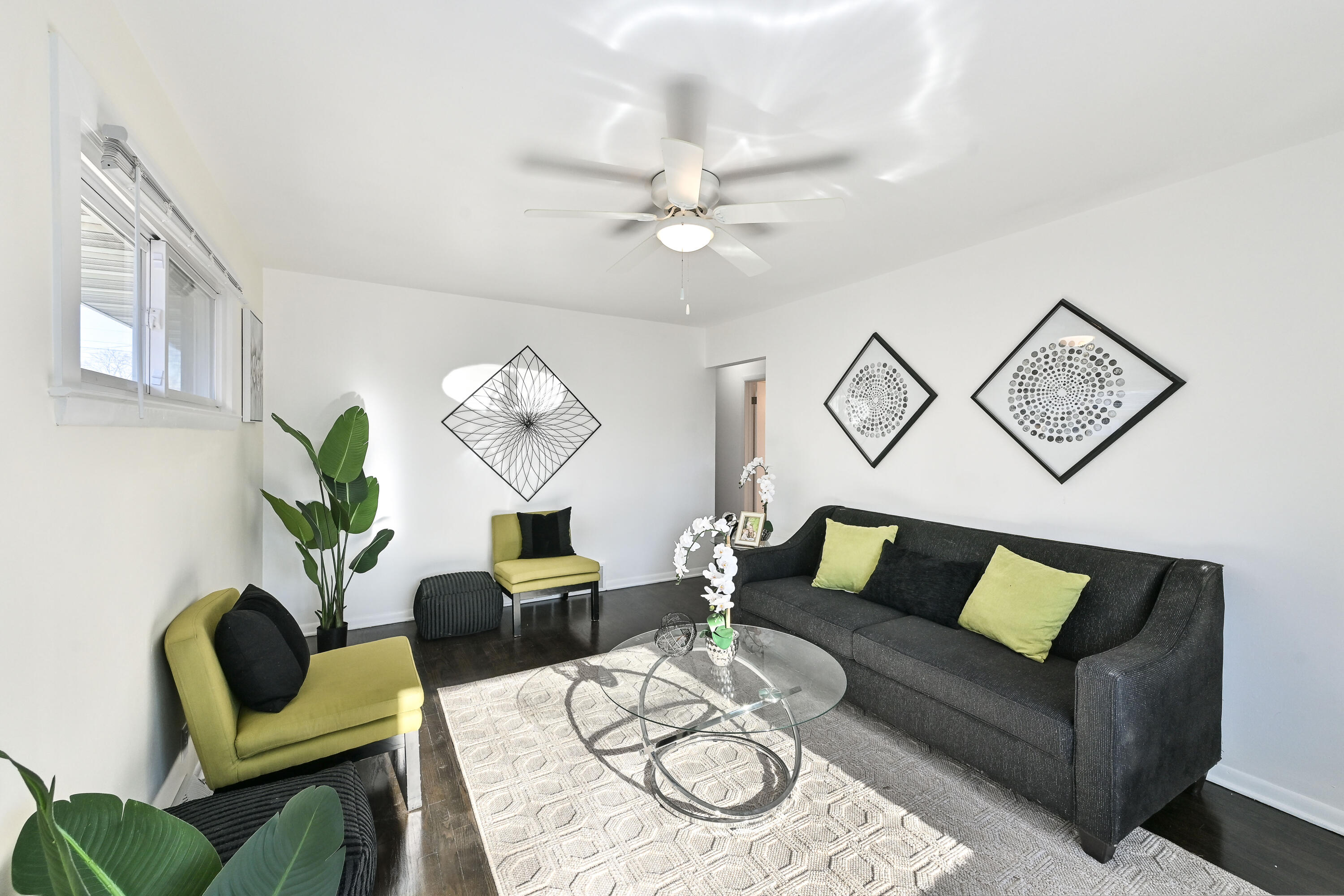 7218 West Carmen Avenue Milwaukee, WI 53218 - Photo 3 of 30 DZ7218-5