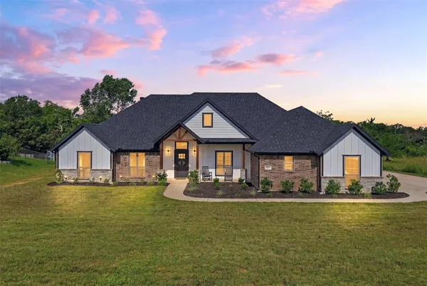 $485,000 | 1057 Gonzollas Road, Springtown, TX 76082