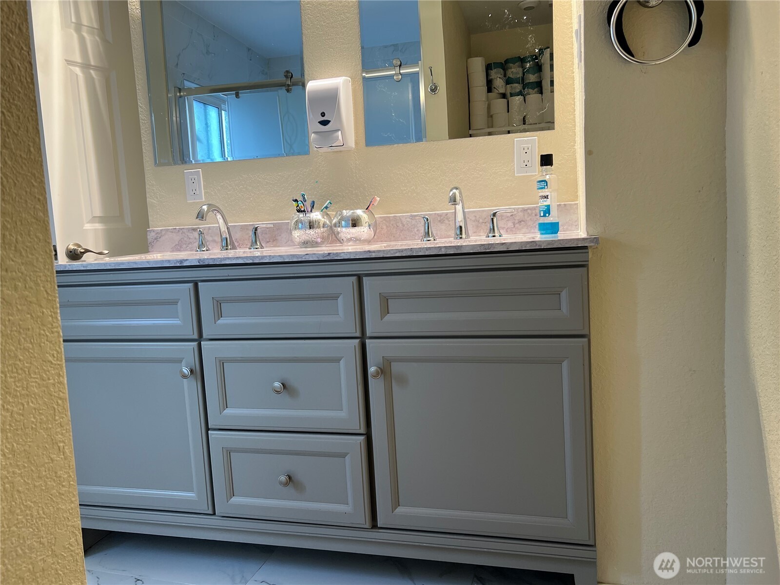 7523 Upper Ridge Road Everett, WA 98203 - Photo 13 of 34 Gallery Image 13