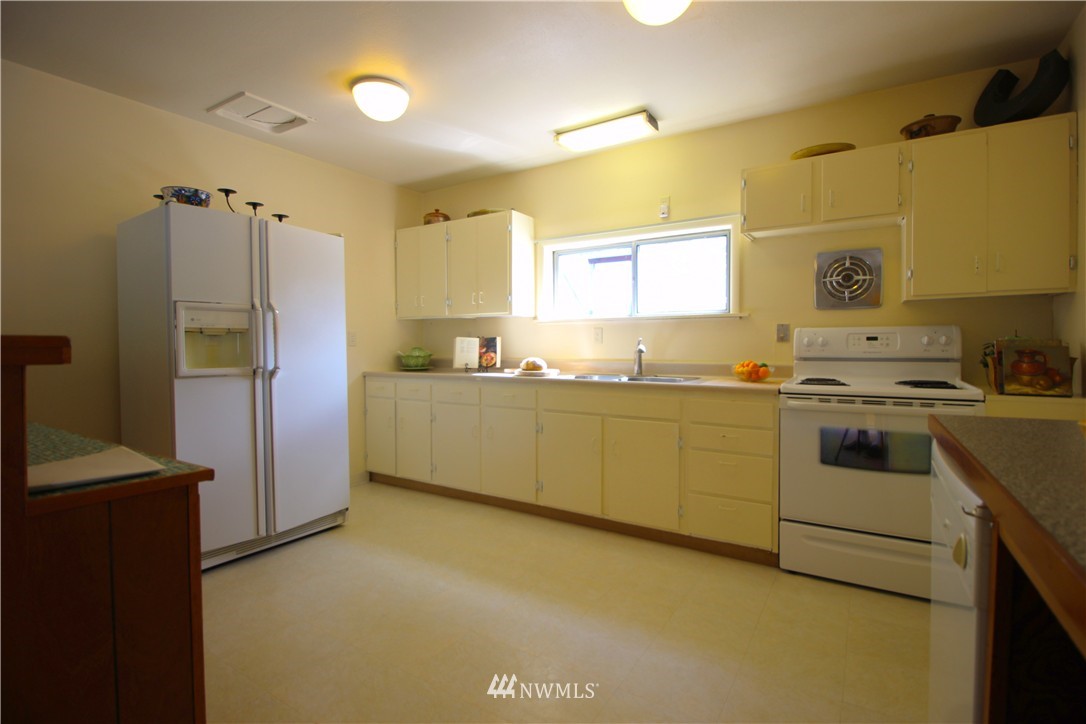 22654 Jefferson Point Road Northeast Kingston, WA 98346 - Photo 13 of 20 Gallery Image 13