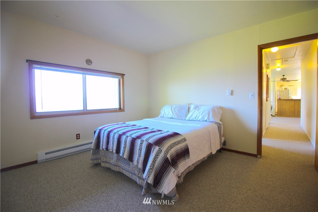 22654 Jefferson Point Road Northeast Kingston, WA 98346 - Photo 17 of 20 Gallery Image 17