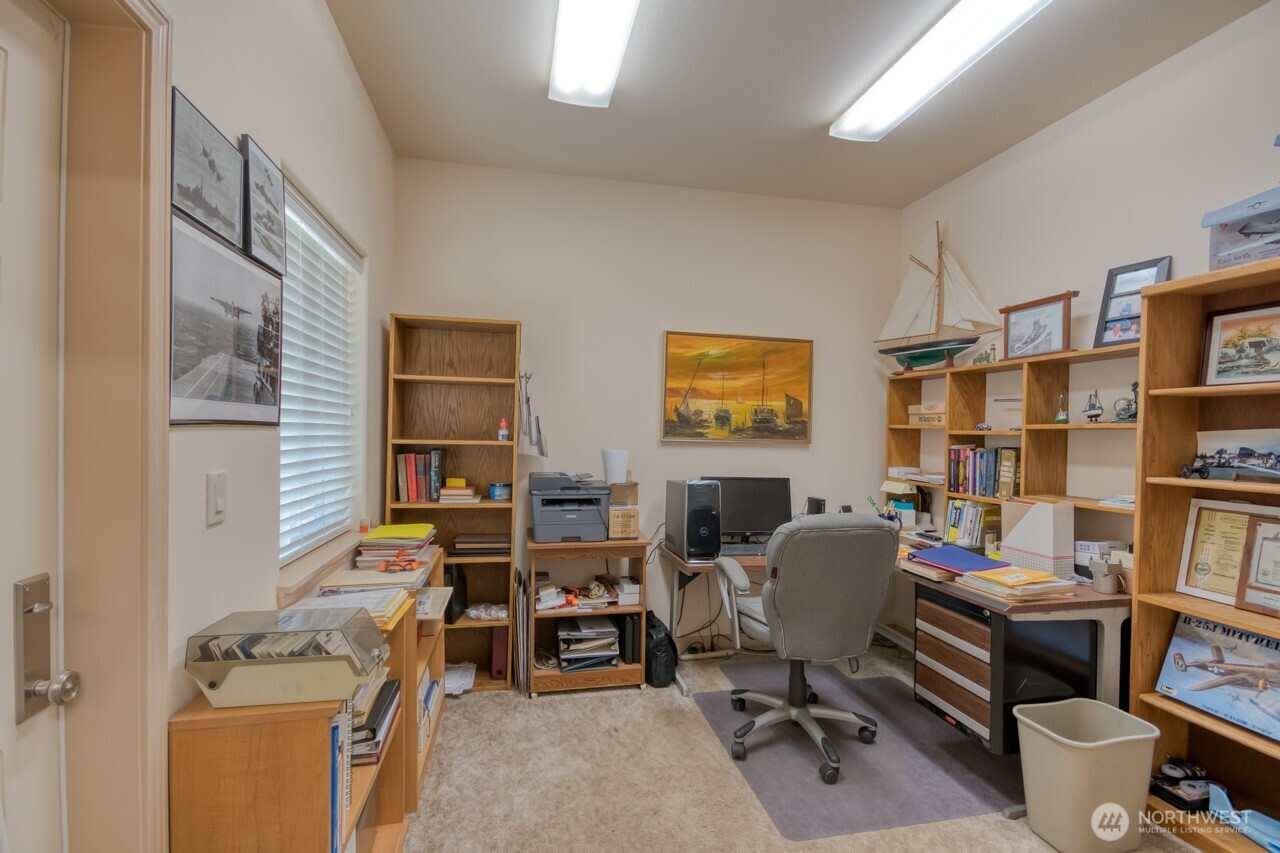 163 Prawn Road Port Angeles, WA 98363 - Photo 13 of 40 a workspace with furniture
