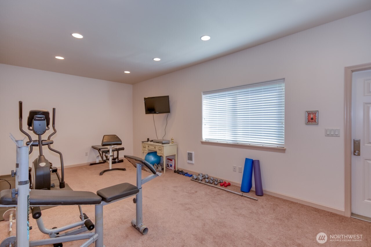 163 Prawn Road Port Angeles, WA 98363 - Photo 14 of 40 a view of a room with gym equipment