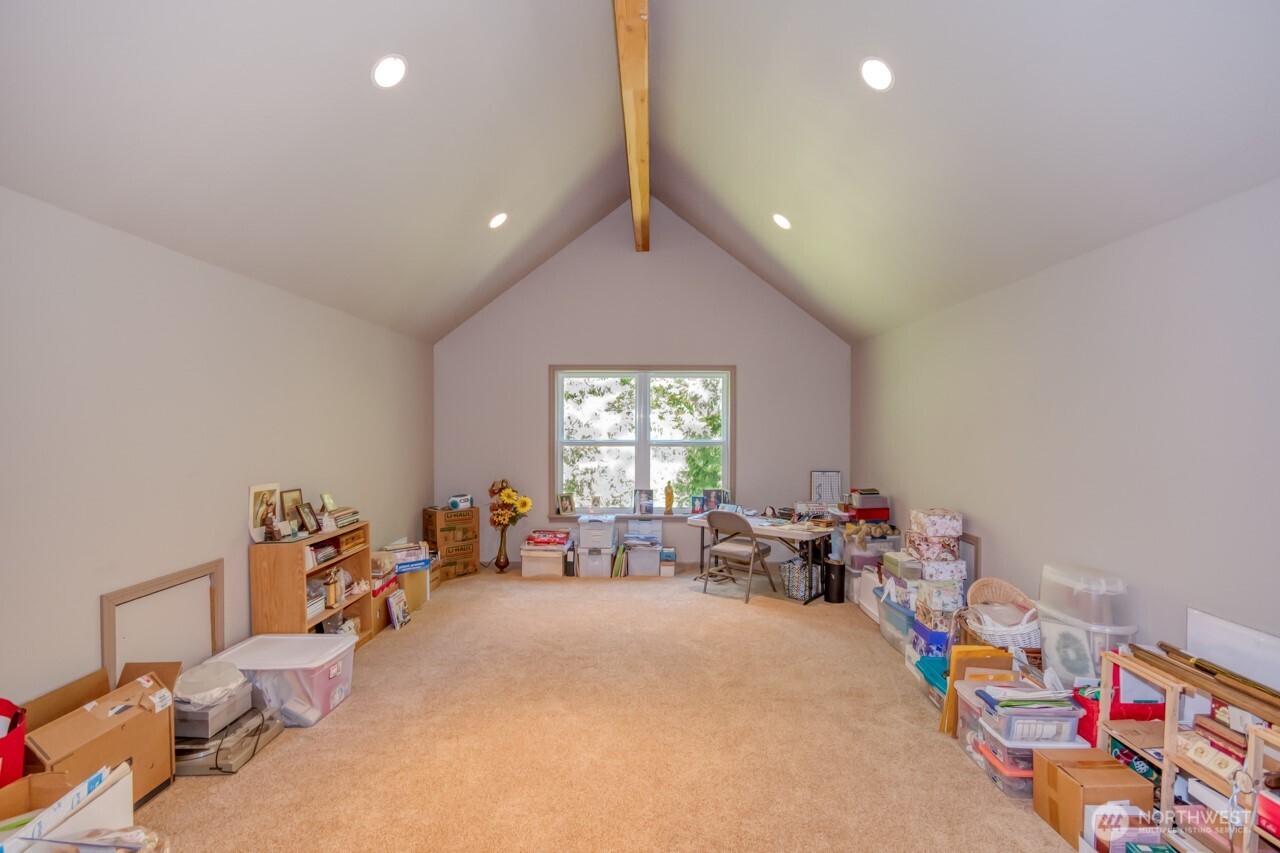 163 Prawn Road Port Angeles, WA 98363 - Photo 25 of 40 a bed room with furniture and a window