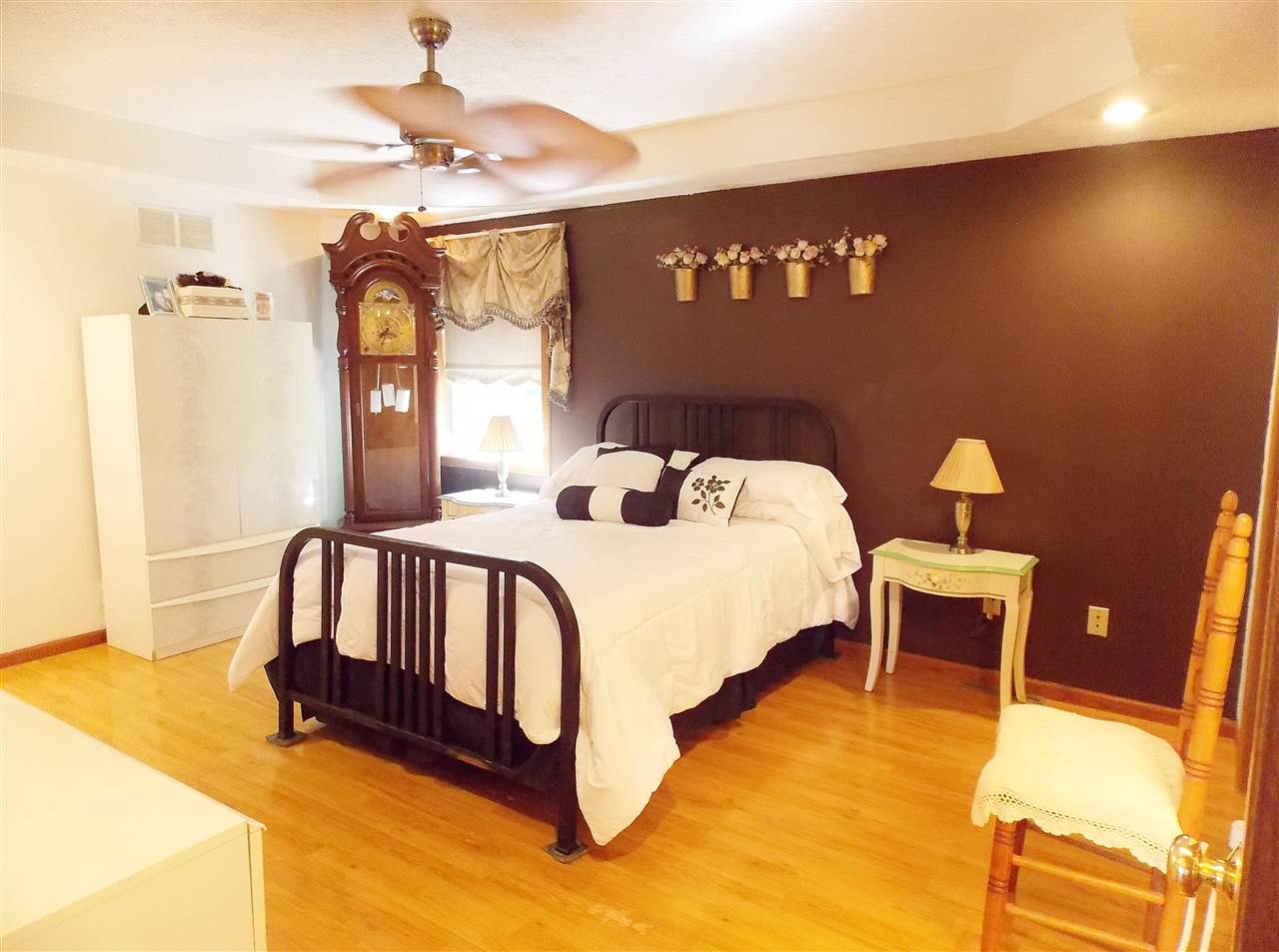 478 Marstonmoor Road Davis, IL 61019 - Photo 9 of 25 a bedroom with a bed and window