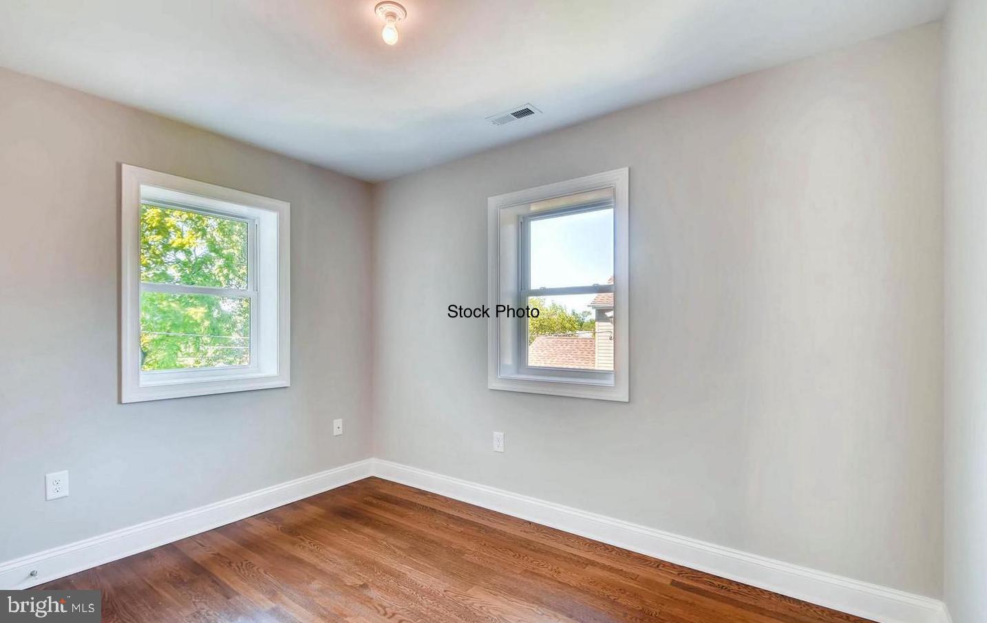 5425 Springlake Way Baltimore, MD 21212 - Photo 12 of 17