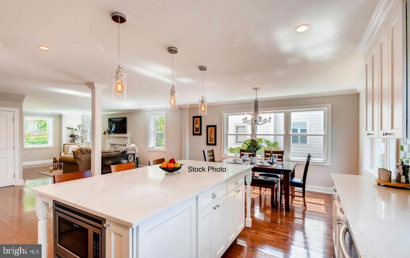 5425 Springlake Way Baltimore, MD 21212 - Photo 4 of 17
