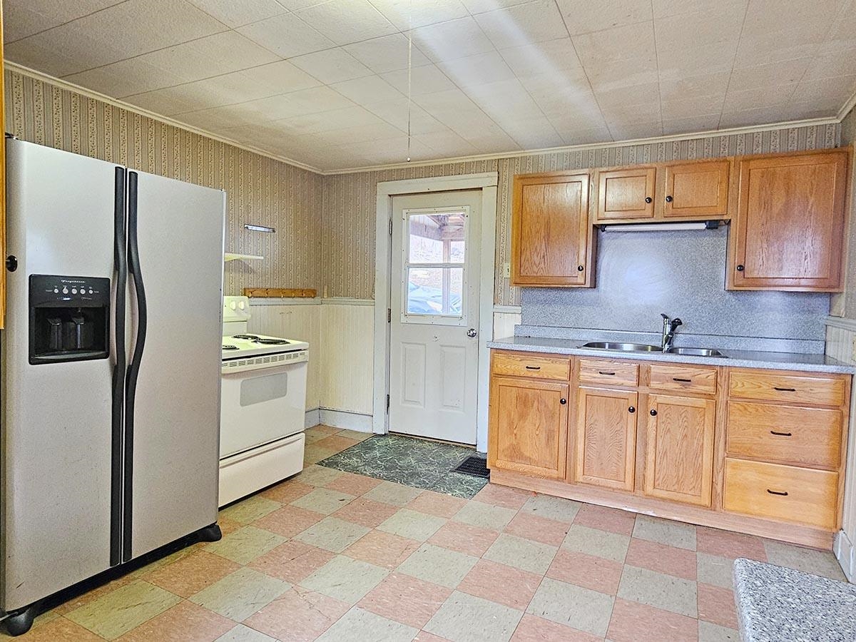 60 Powell Street Richford, VT 05476 - Photo 4 of 13