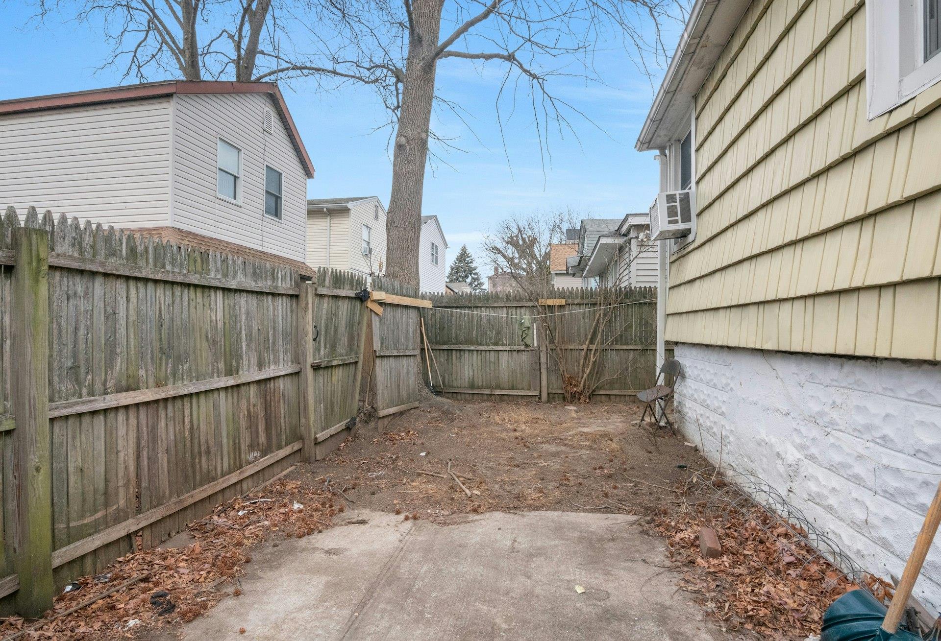 127 B Edgewater Park, Unit B Bronx, NY 10465 - Photo 7 of 26 a view of a backyard