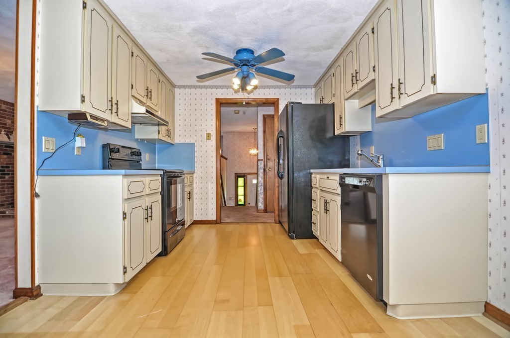49 Revere Road Woburn, MA 01801 - Photo 3 of 15 Gallery Image 3