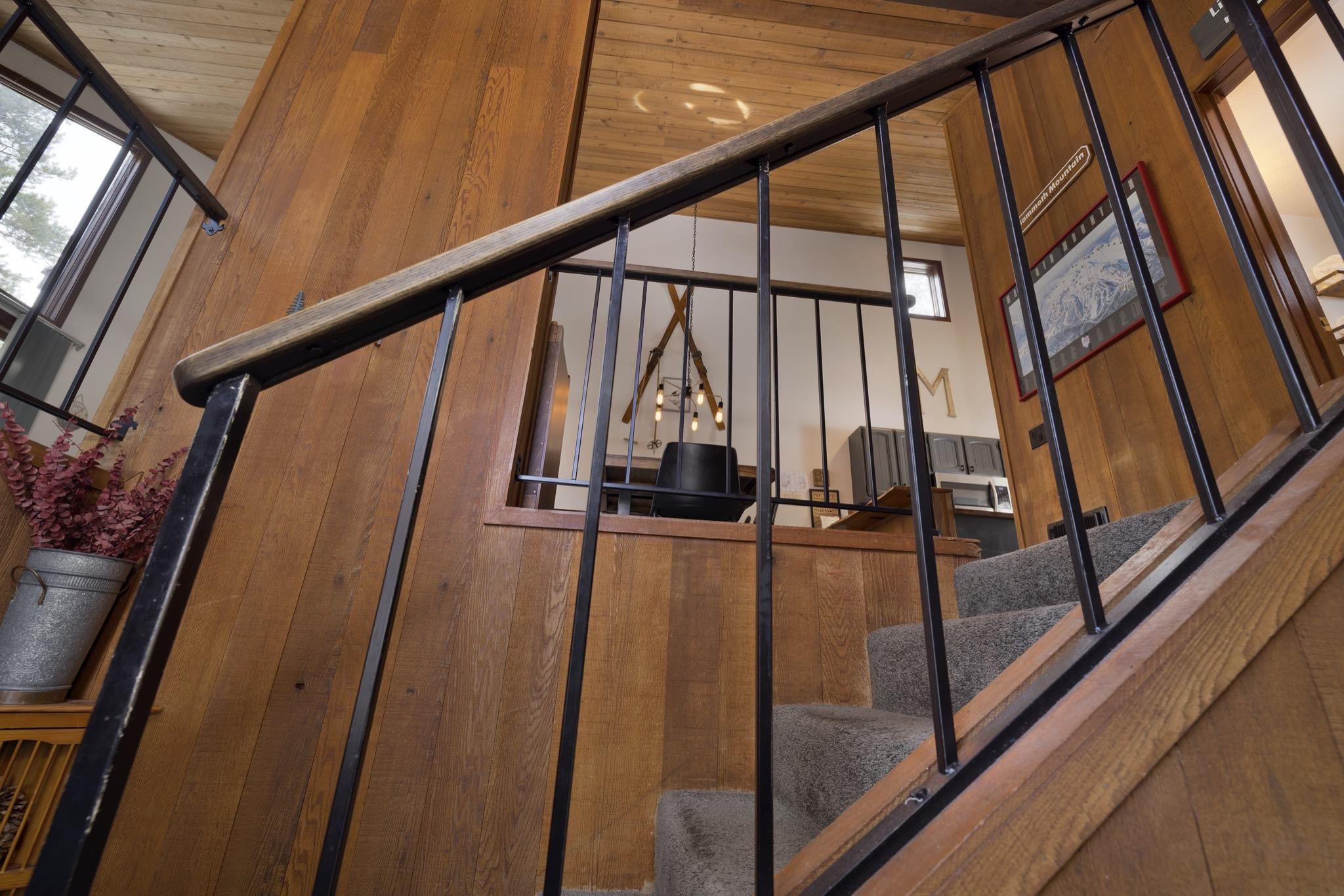 3005 Meridian Boulevard, Unit 47 Mammoth Lakes, CA 93546 - Photo 16 of 40 a view of an entryway