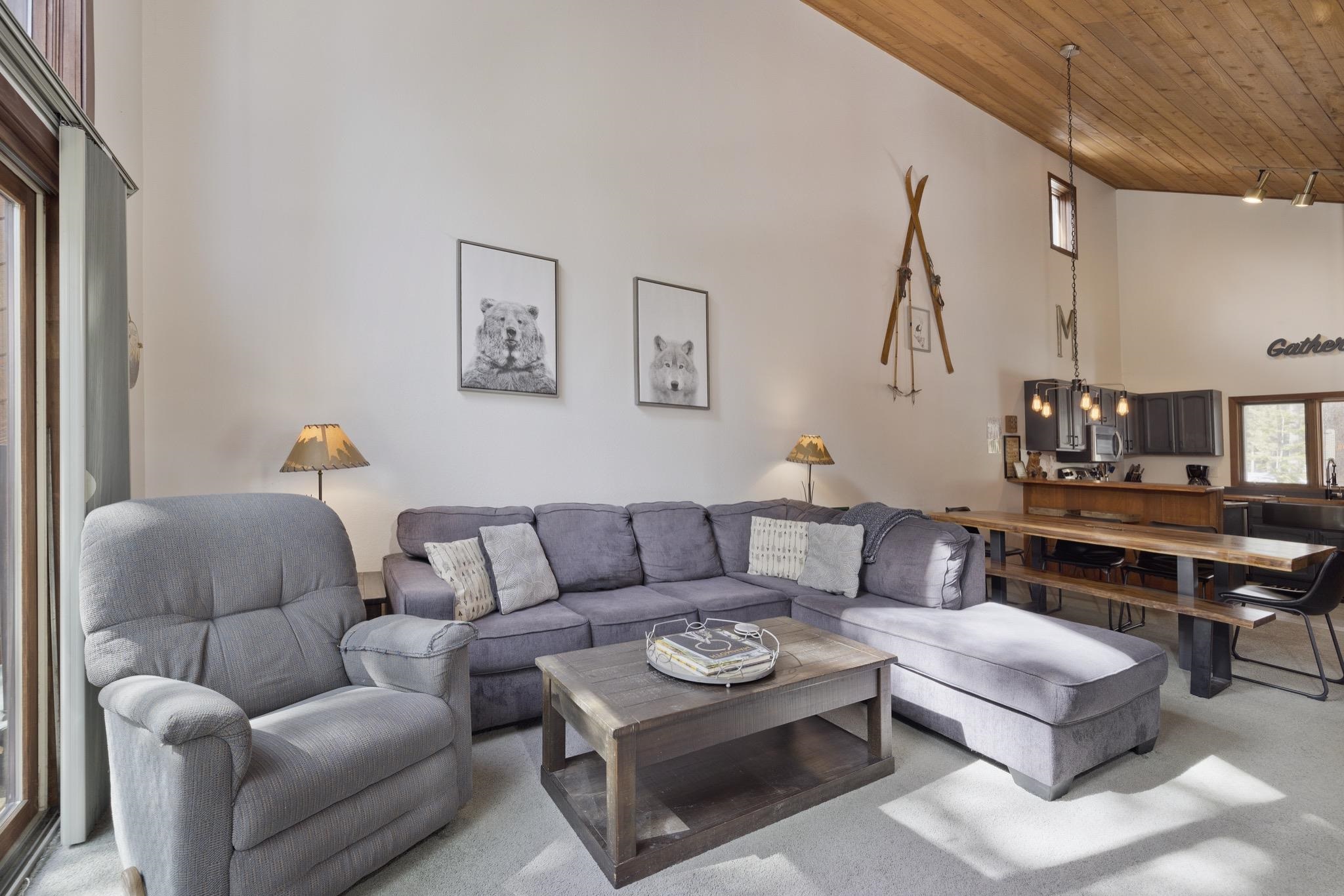 3005 Meridian Boulevard, Unit 47 Mammoth Lakes, CA 93546 - Photo 6 of 40 a living room with furniture