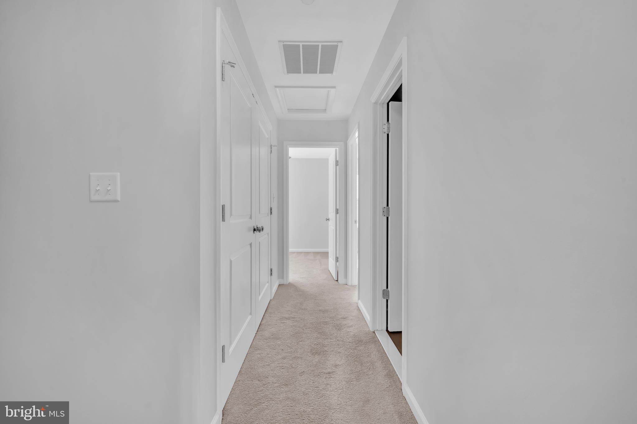 437 Woodcrest Drive Southeast Washington, DC 20032 - Photo 16 of 38 3rd Flr Hallway