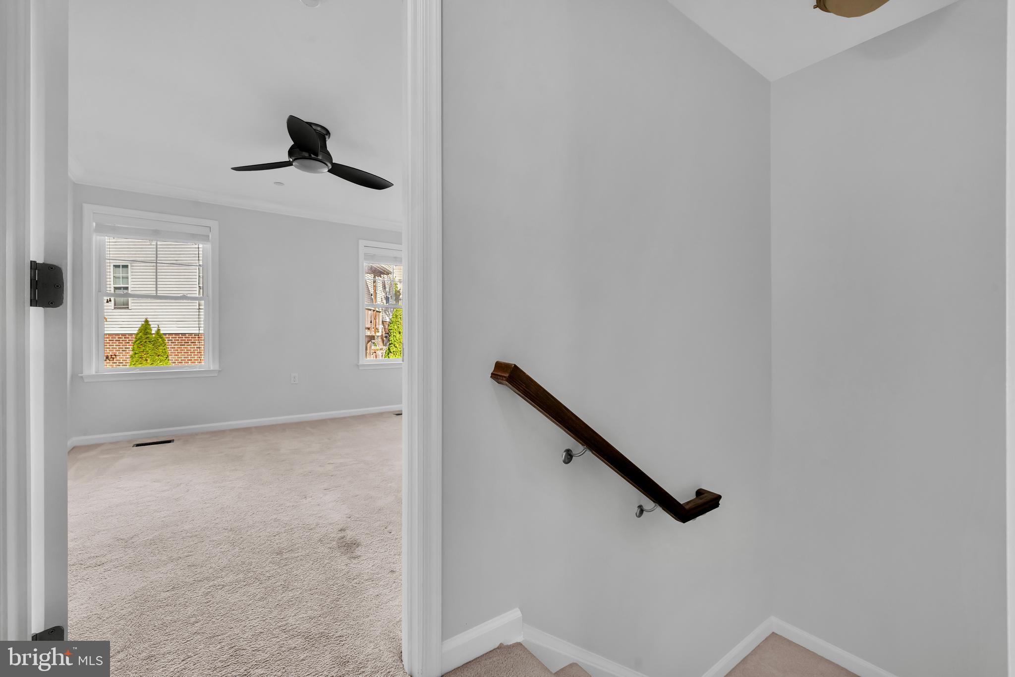 437 Woodcrest Drive Southeast Washington, DC 20032 - Photo 25 of 38 3rd Flr Rear Suite Entry