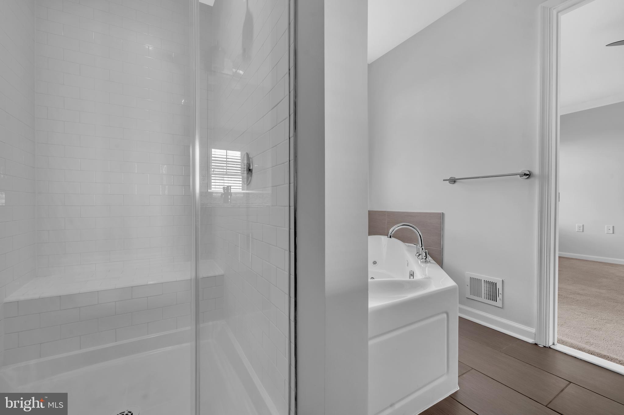 437 Woodcrest Drive Southeast Washington, DC 20032 - Photo 29 of 38 Shower with bench