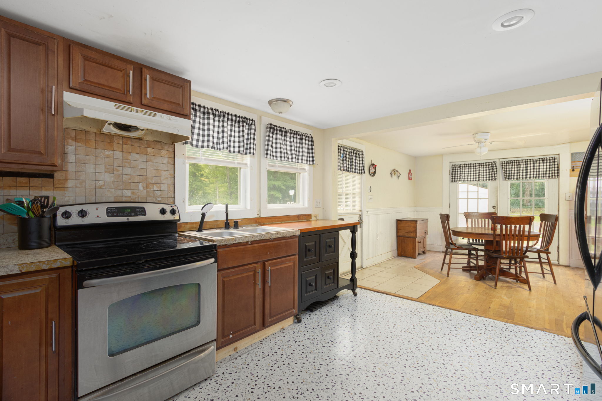 304 Norwich Road Plainfield, CT 06374 - Photo 4 of 29