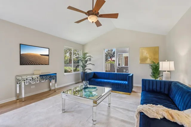 $478,900 | 2060 Lyndhurst Lane, Aurora, IL 60503