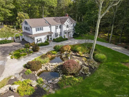 $1,895,000 | 33 Peters Lane, Pound Ridge, NY 10576