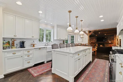 $1,895,000 | 33 Peters Lane, Pound Ridge, NY 10576