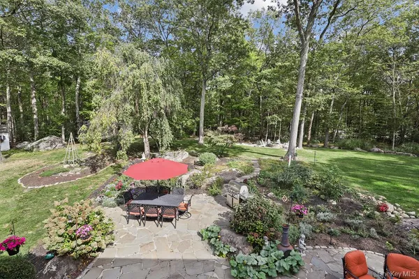 $1,995,000 | 33 Peters Lane, Pound Ridge, NY 10576