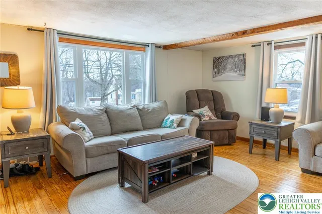 $329,900 | 664 Locke Heights Road, Bangor, PA 18013