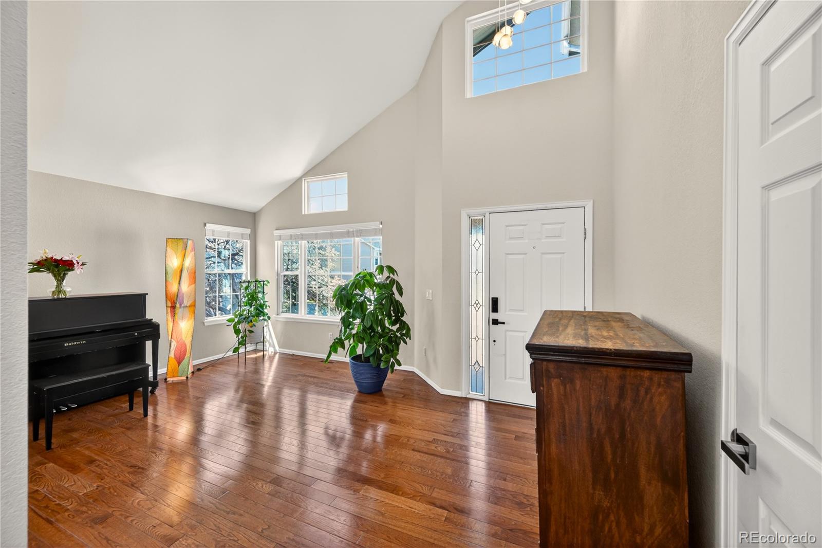 9608 Salem Court Highlands Ranch, CO 80130 - Photo 3 of 32