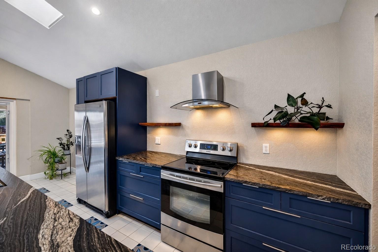 9608 Salem Court Highlands Ranch, CO 80130 - Photo 8 of 32