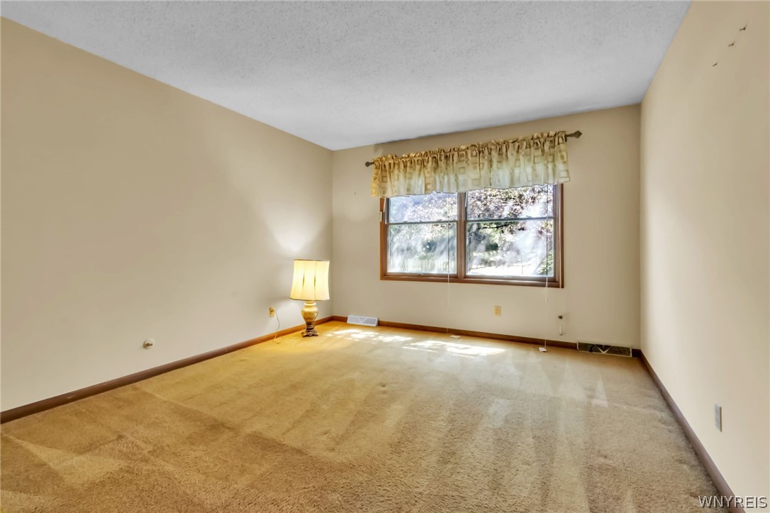 229 Robin Road Amherst, NY 14228 - Photo 20 of 42