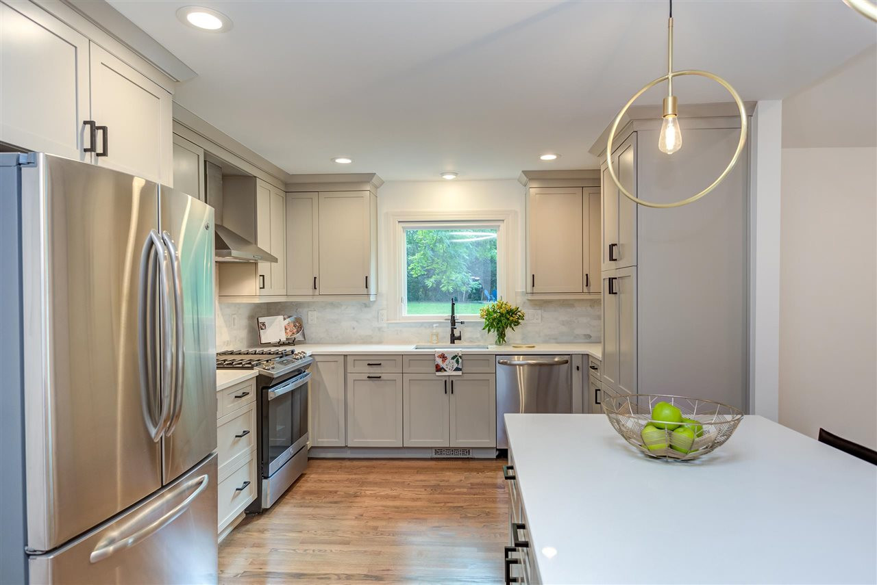 1124 Ivy Lane Raleigh, NC 27609 - Photo 8 of 30 Photo 8