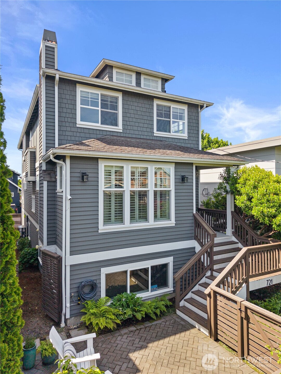 721 North 79th Street Seattle, WA 98103 - Photo 2 of 33