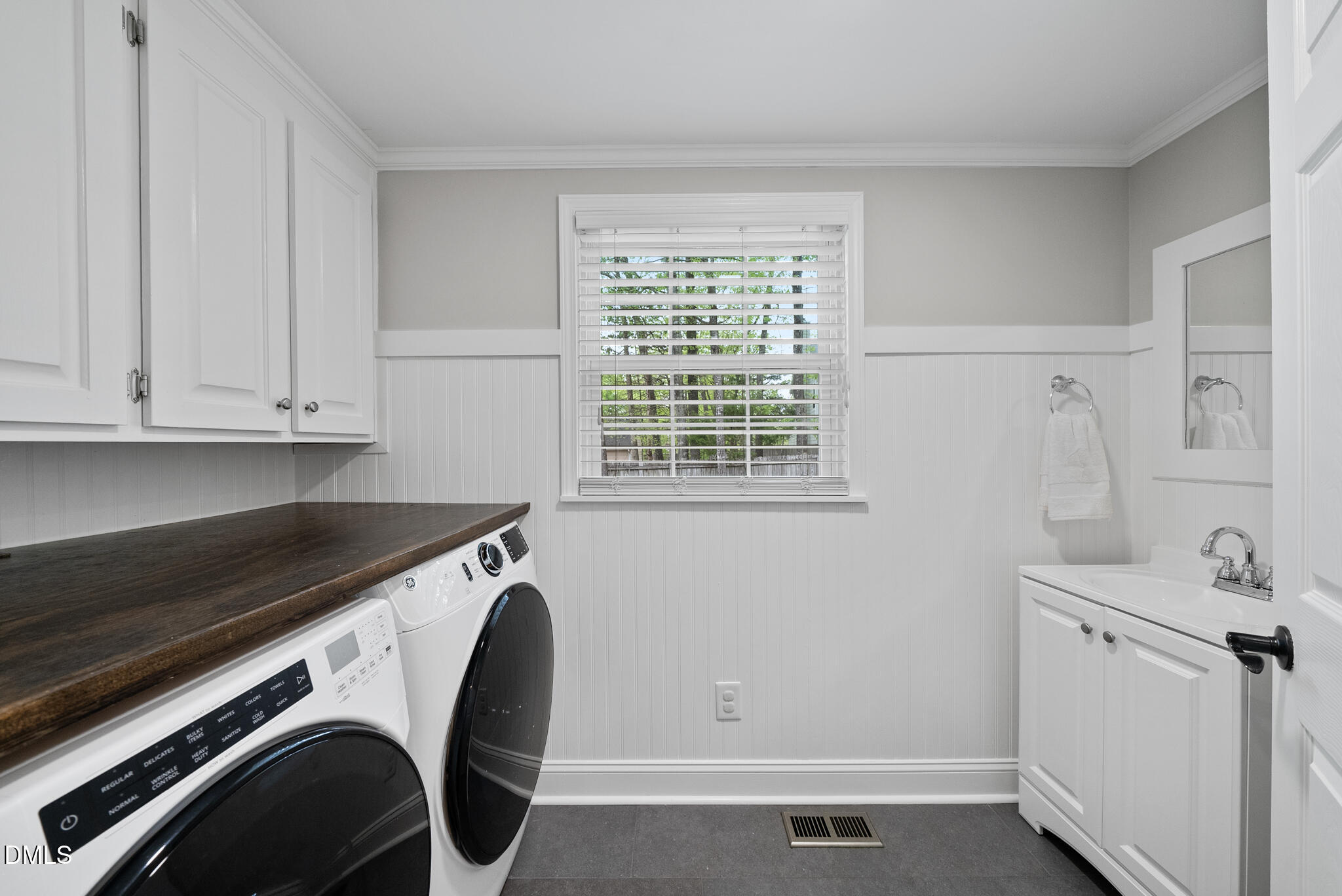 102 South Knightsbridge Road Cary, NC 27513 - Photo 16 of 41 DSC05421