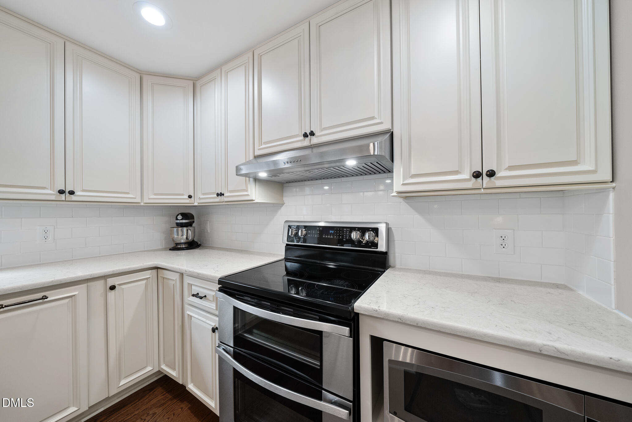 102 South Knightsbridge Road Cary, NC 27513 - Photo 9 of 41 DSC05430