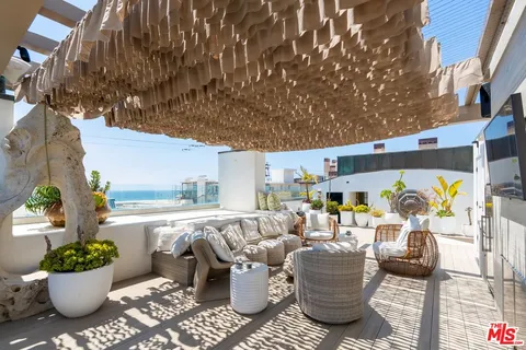 $4,995,000 | 15 Reef Street, Marina del Rey, CA 90292