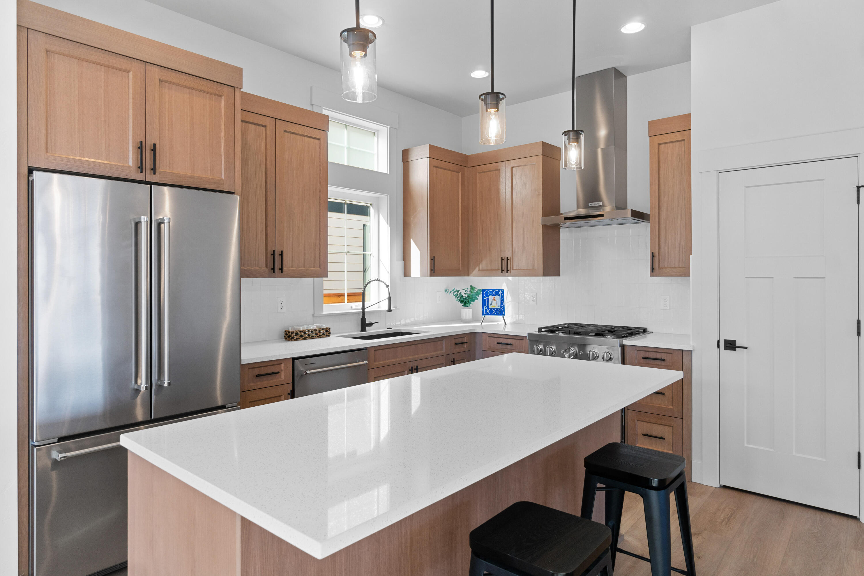 20490 Murphy Road Bend, OR 97702 - Photo 4 of 26 RileyVisualsa-4