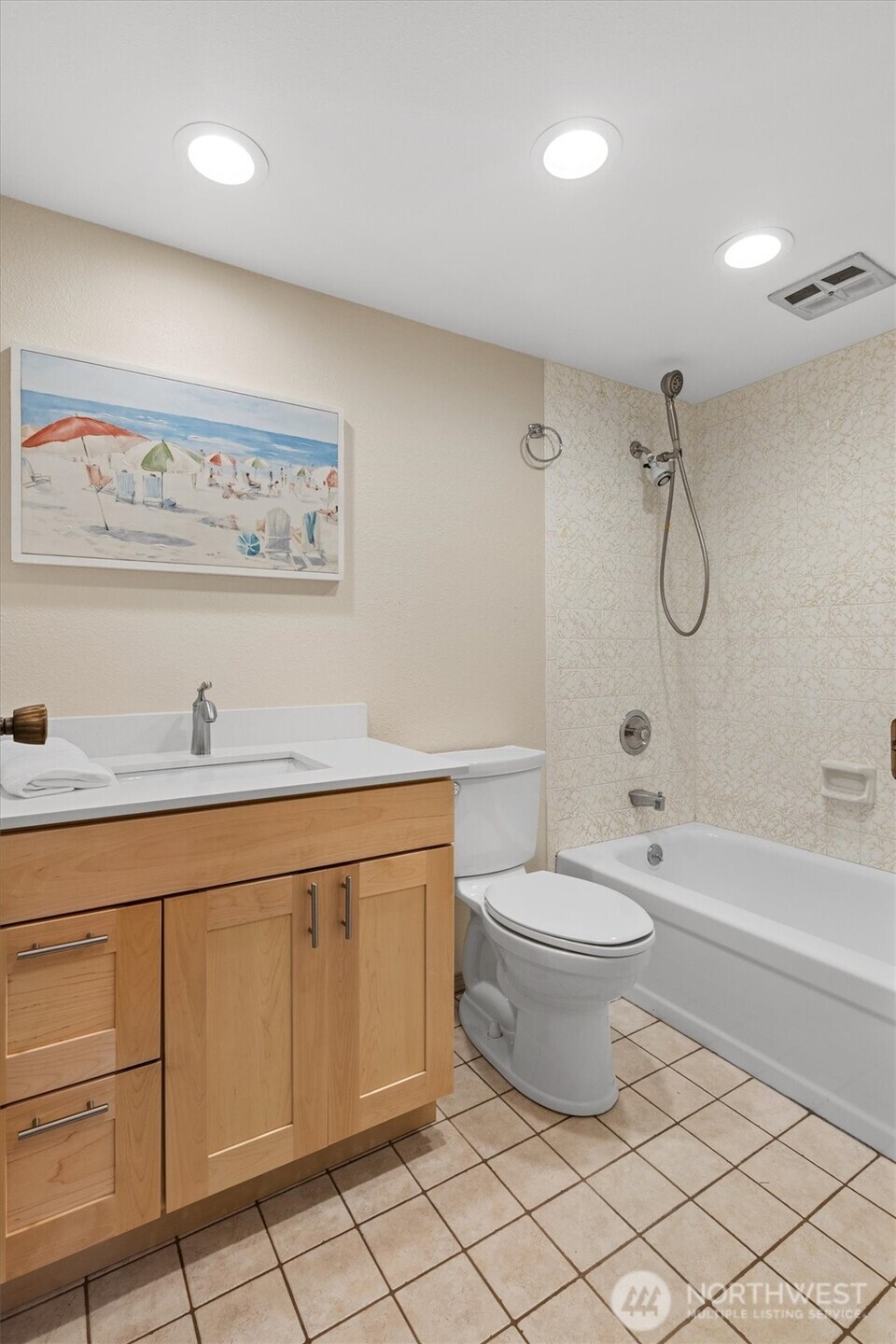 13575 Roosevelt Way North Seattle, WA 98133 - Photo 17 of 26