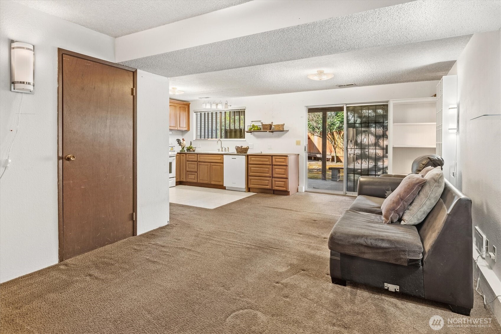 13575 Roosevelt Way North Seattle, WA 98133 - Photo 21 of 26