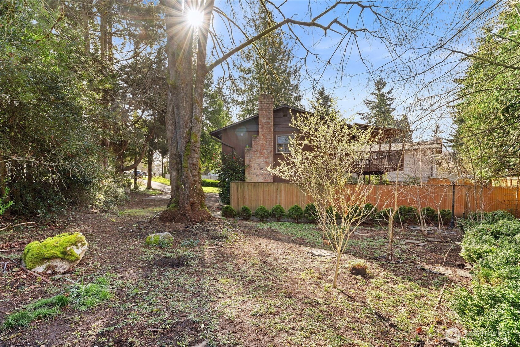 13575 Roosevelt Way North Seattle, WA 98133 - Photo 4 of 26