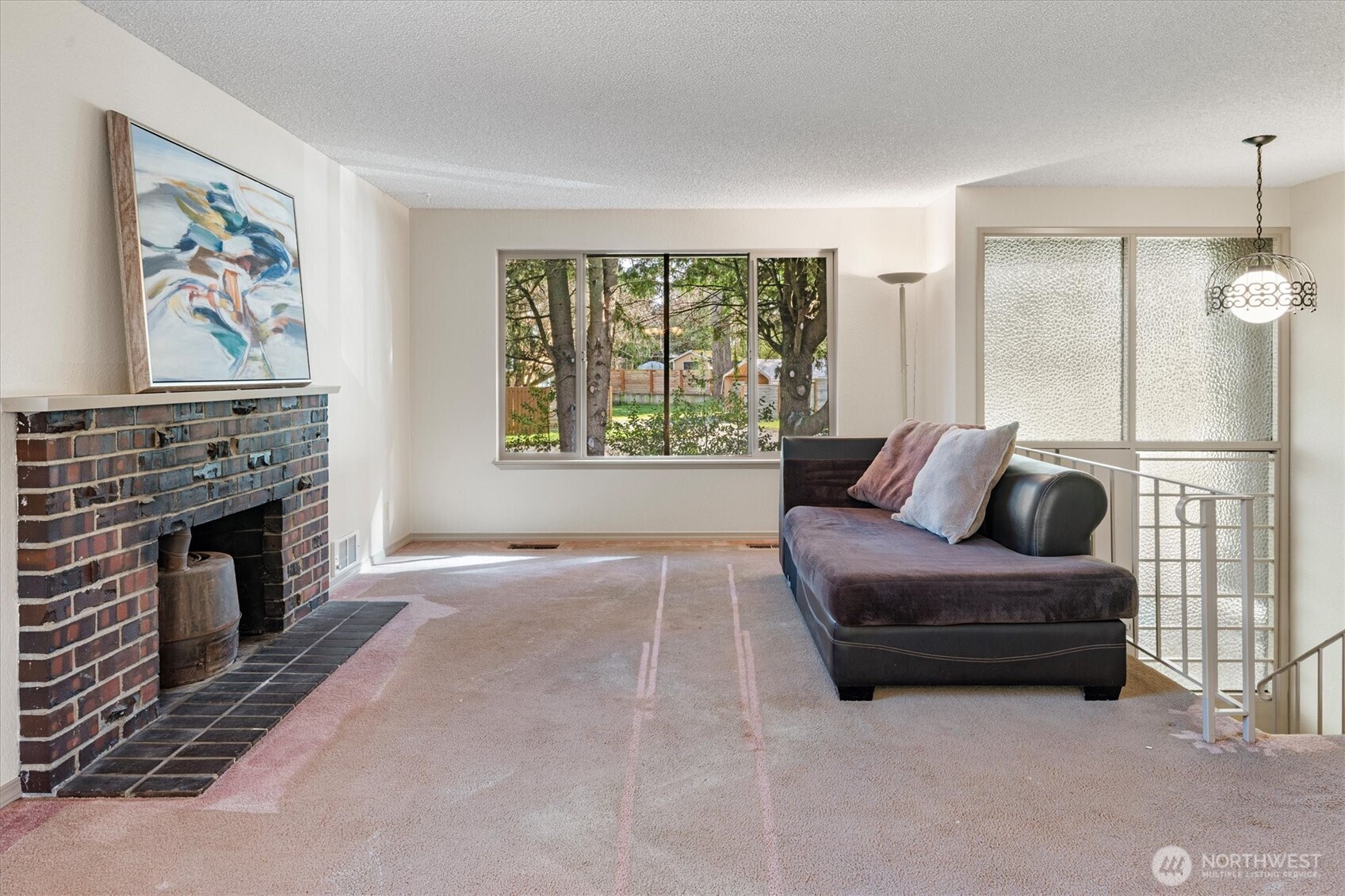 13575 Roosevelt Way North Seattle, WA 98133 - Photo 6 of 26