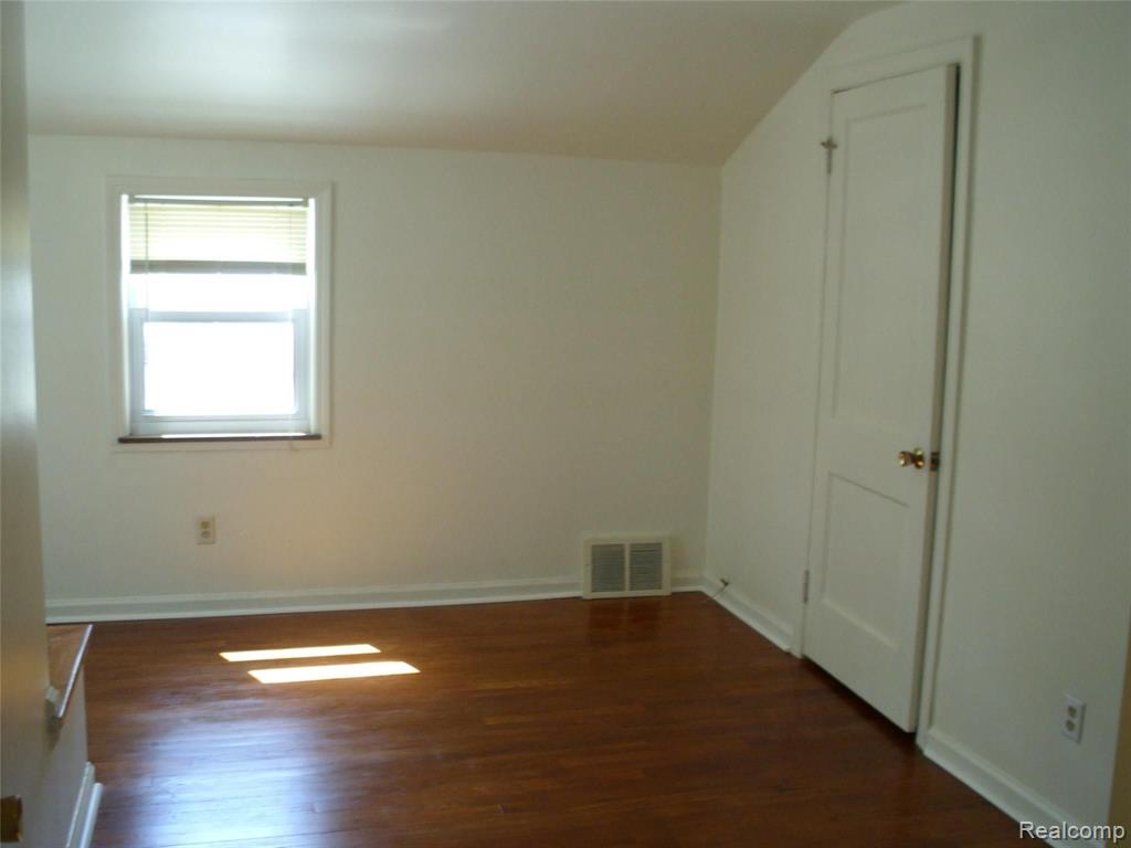 8651 Harding Center Line, MI 48015 - Photo 27 of 43