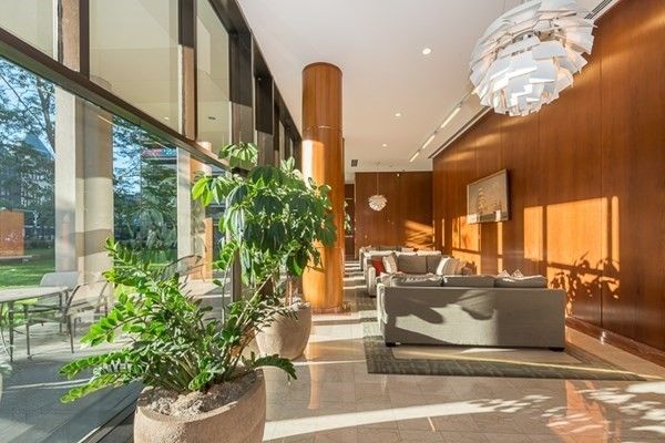 $654,000 | 65 East India Row, Unit 11H, Boston, MA 02110
