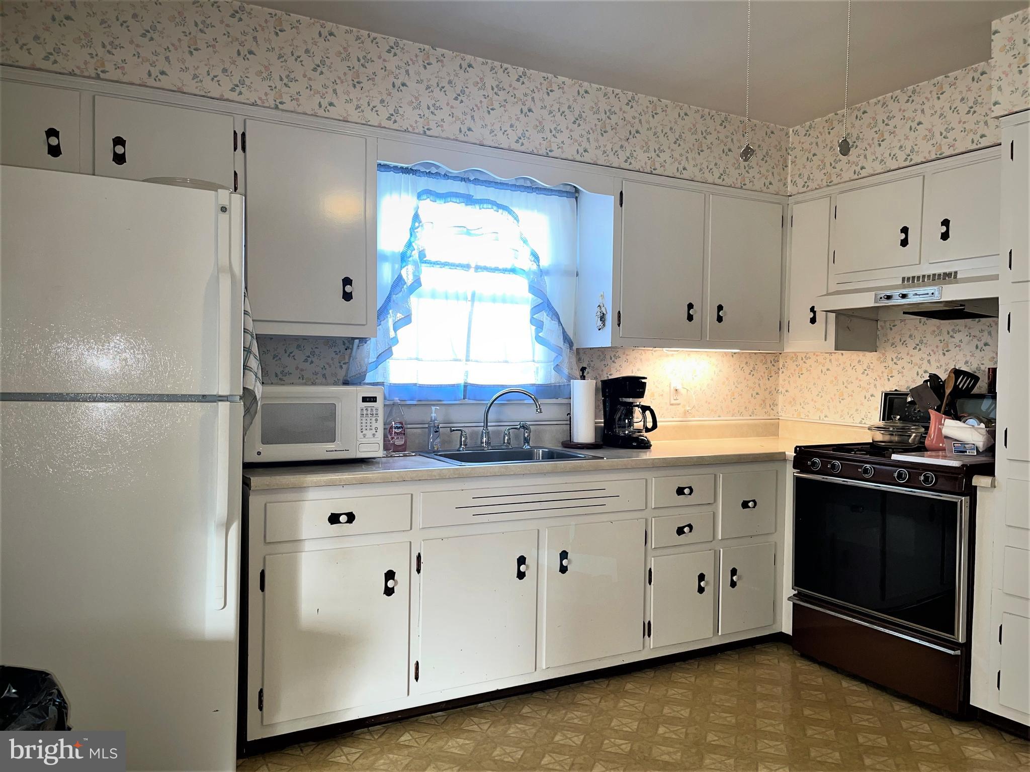 938 Columbus Road Burlington, NJ 08016 - Photo 6 of 19 Gallery Image 6