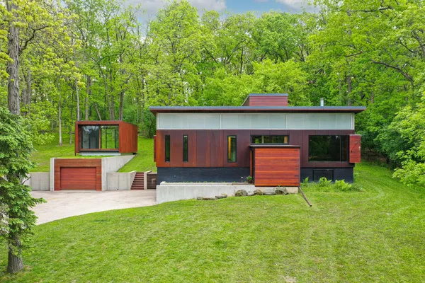 $999,000 | N6313 Paradise Drive, Spring Prairie, WI 53105