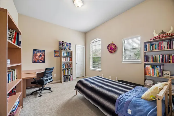 $699,000 | 911 Vaulted Oak Street, Houston, TX 77008