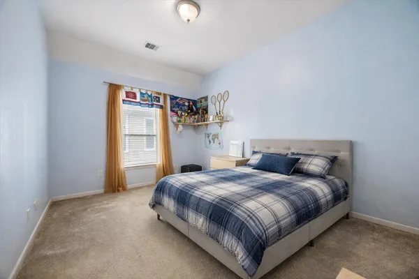 $699,000 | 911 Vaulted Oak Street, Houston, TX 77008