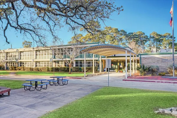 $699,000 | 911 Vaulted Oak Street, Houston, TX 77008