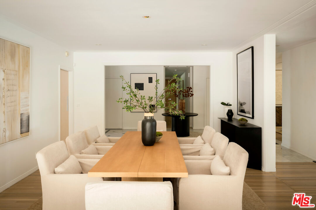 1011 North Hillcrest Road Beverly Hills, CA 90210 - Photo 16 of 52