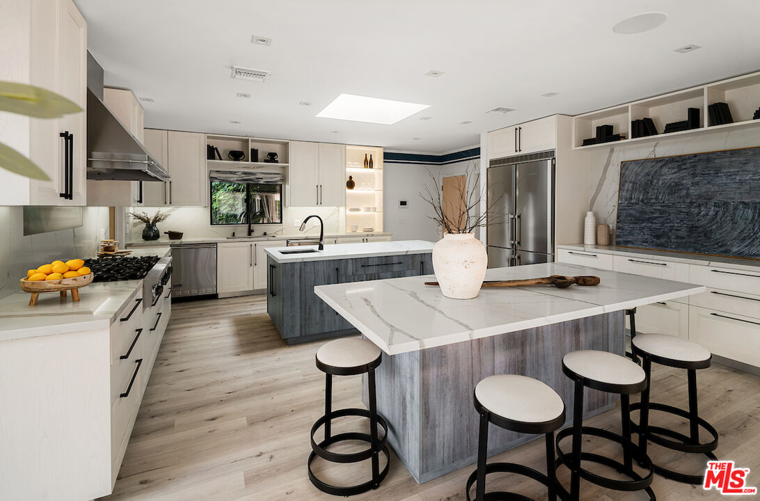 1011 North Hillcrest Road Beverly Hills, CA 90210 - Photo 18 of 52