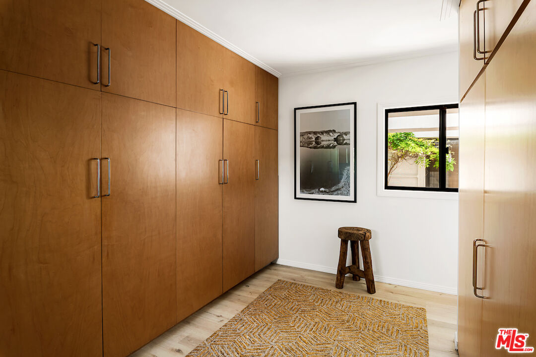 1011 North Hillcrest Road Beverly Hills, CA 90210 - Photo 20 of 52