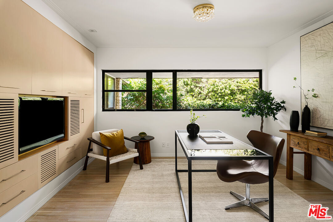 1011 North Hillcrest Road Beverly Hills, CA 90210 - Photo 22 of 52