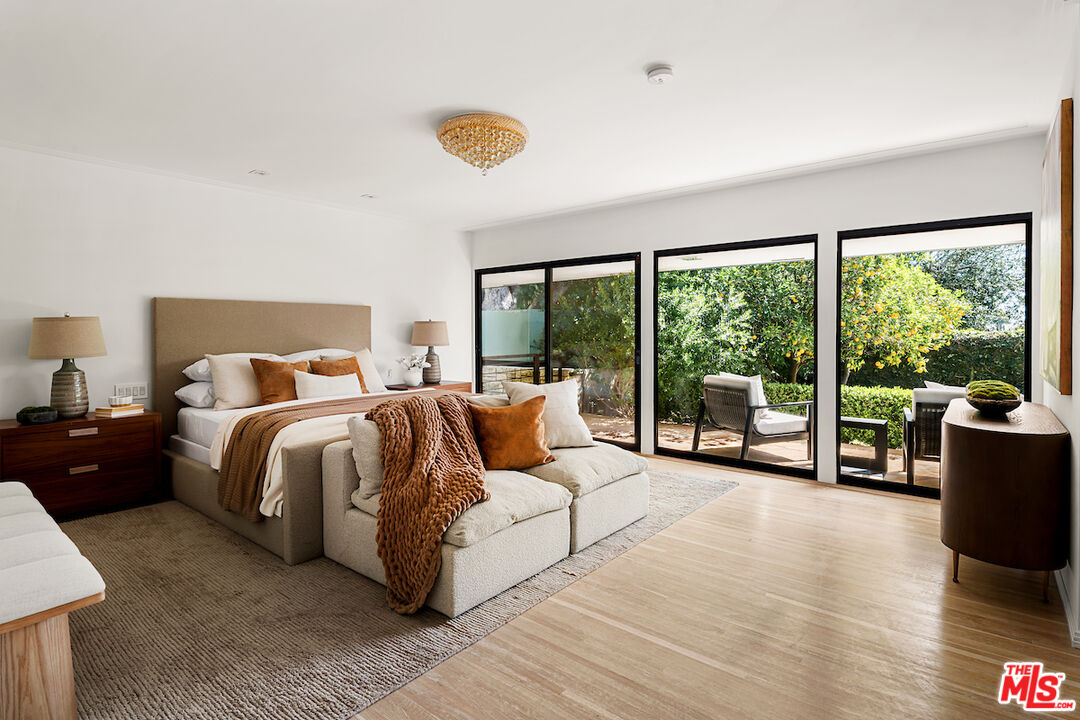 1011 North Hillcrest Road Beverly Hills, CA 90210 - Photo 23 of 52